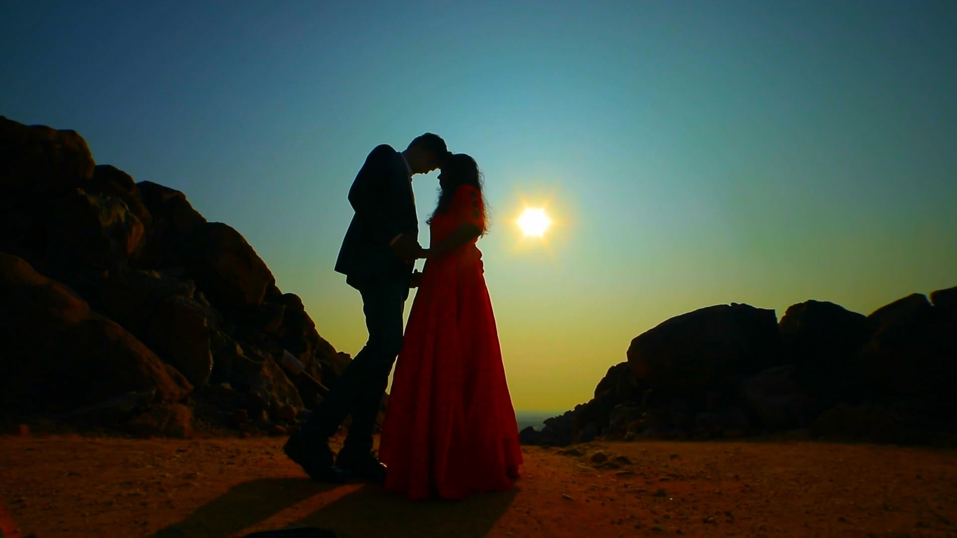  creative pre wedding photoshoot ideas for sunset lovers