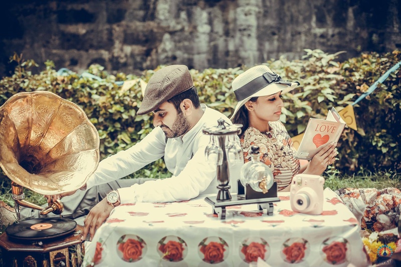 vintage creative pre wedding photoshoot ideas