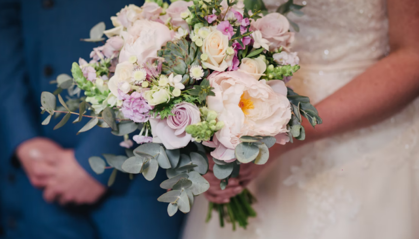 11 Flower Arrangement Ideas For Your Wedding Day