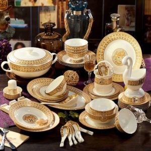 Dinner Set as Best Wedding Gifts For Friends