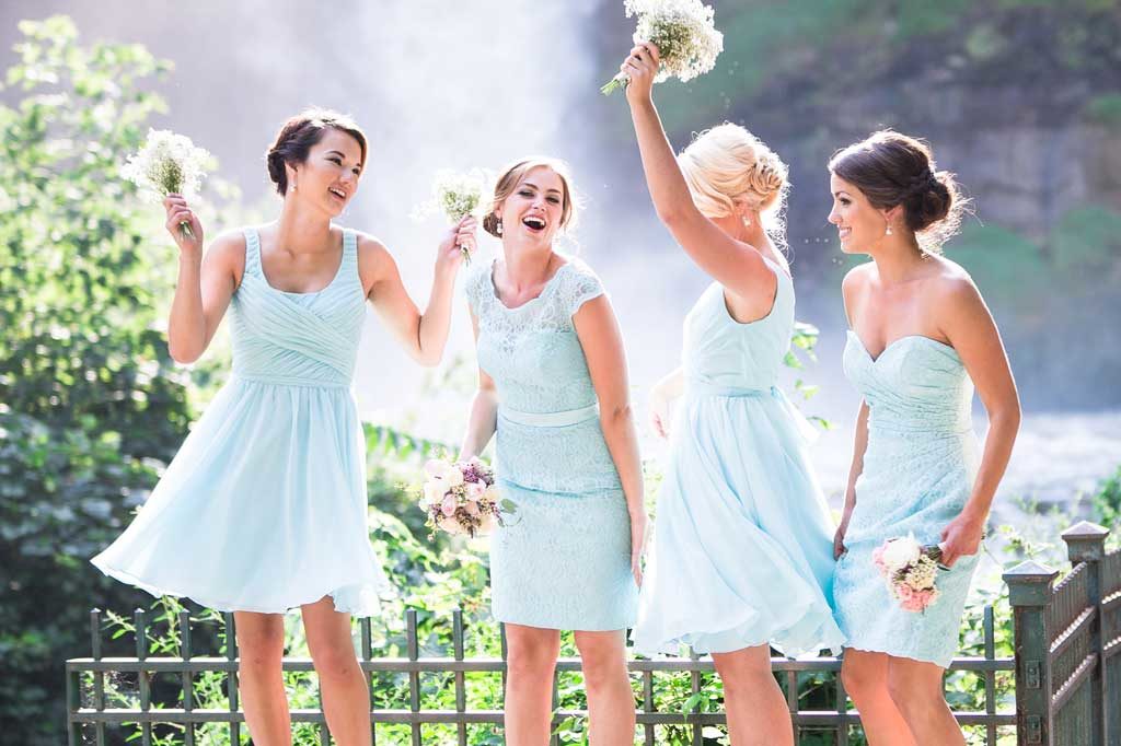 candid bridesmaid photo ideas