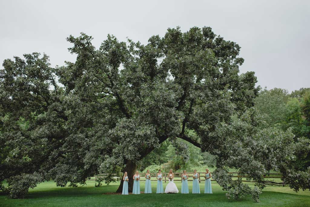 capture the scenery bridesmaid photo ideas