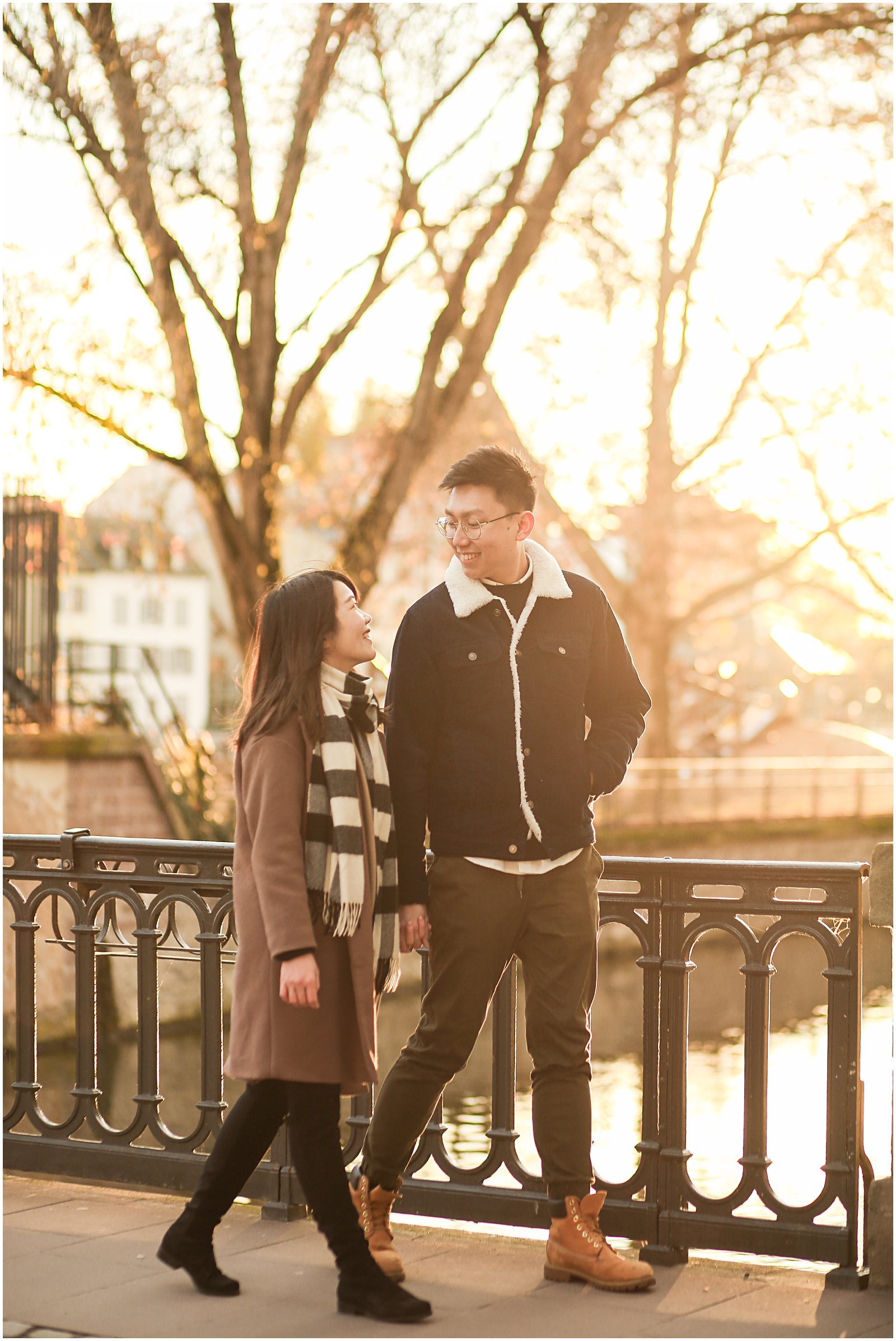 golden hour engagement photo ideas