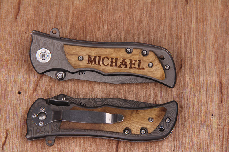 pocket knives groomsmen gift ideas