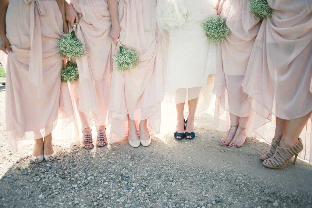 sneak peak at feet bridesmaid photo ideas