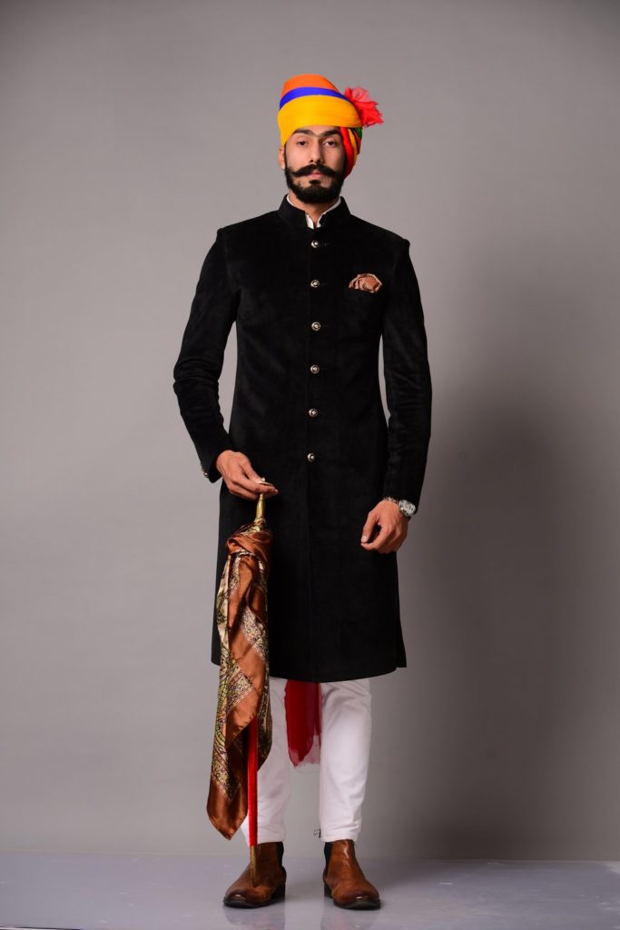 rajputi dress for men's wedding guest outfits 2021