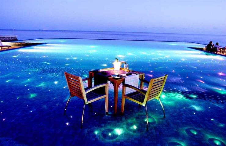 Dinner In The Middle Of The Sea