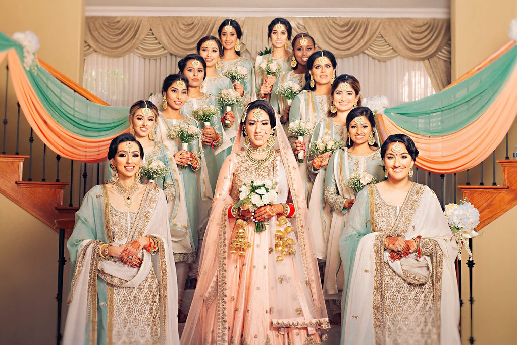 ROYAL BRIDESMAID POSES