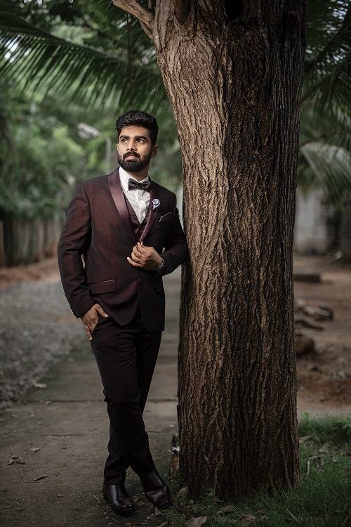 The Lean-Against Groom Poses
