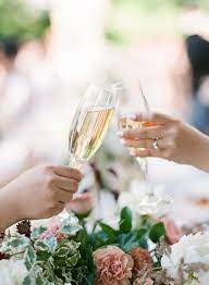 Limit Your Drinks: Wedding Etiquette Rules 