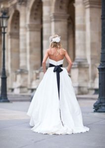 Modern Wedding Dresses With Bows Of Different Color