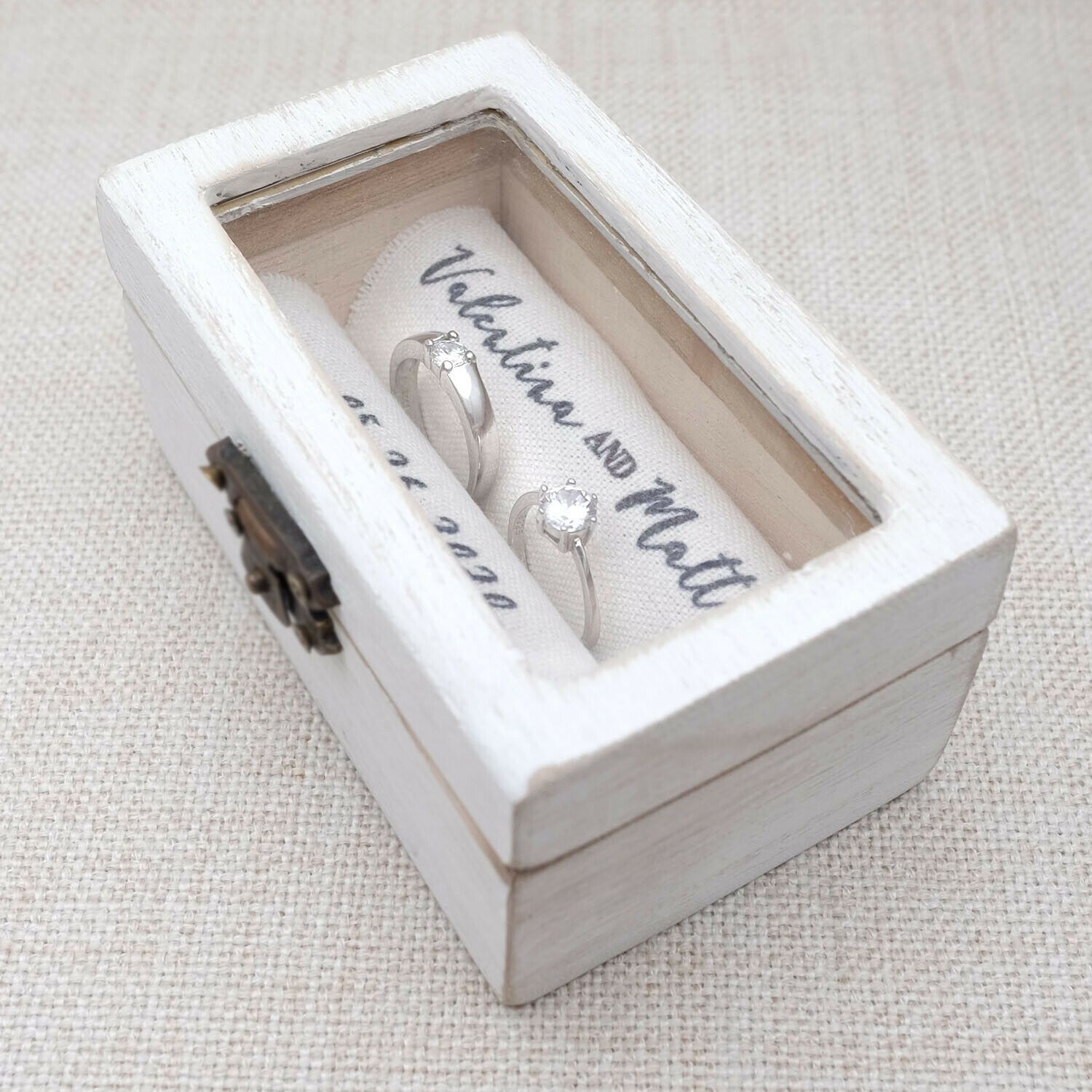 White Trunk Ring Holder