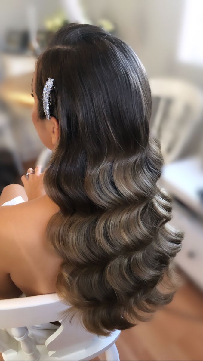 Pretty Waves- Bridal Shower Hairstyle Ideas