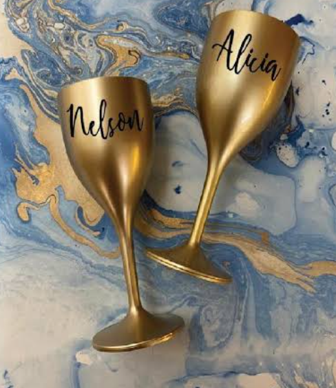 Customized Wine Glass- Groomsmen Proposal ideas