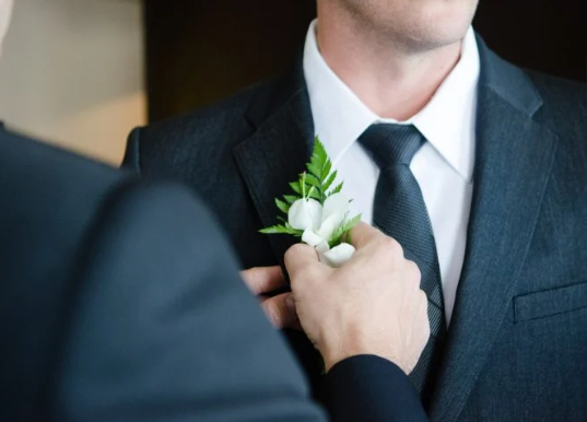  Toss the Boutonniere- Alternative to garter and bouquet toss