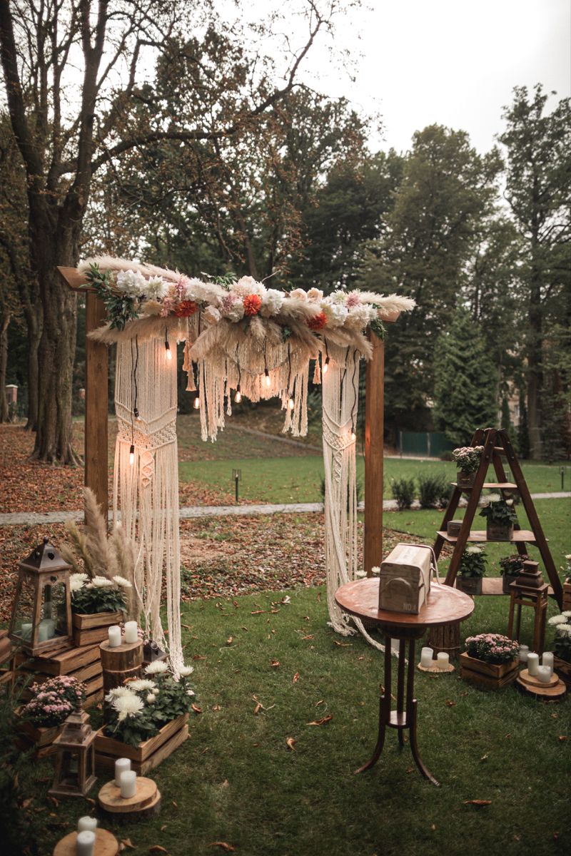 Wooden Frame With Leaves And Blossoms - Boho Mandap Designs