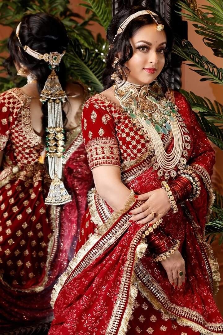 The minimal design sheeshpatti with pearl details