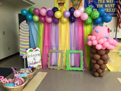 Candyland themed birthday party - photo booth