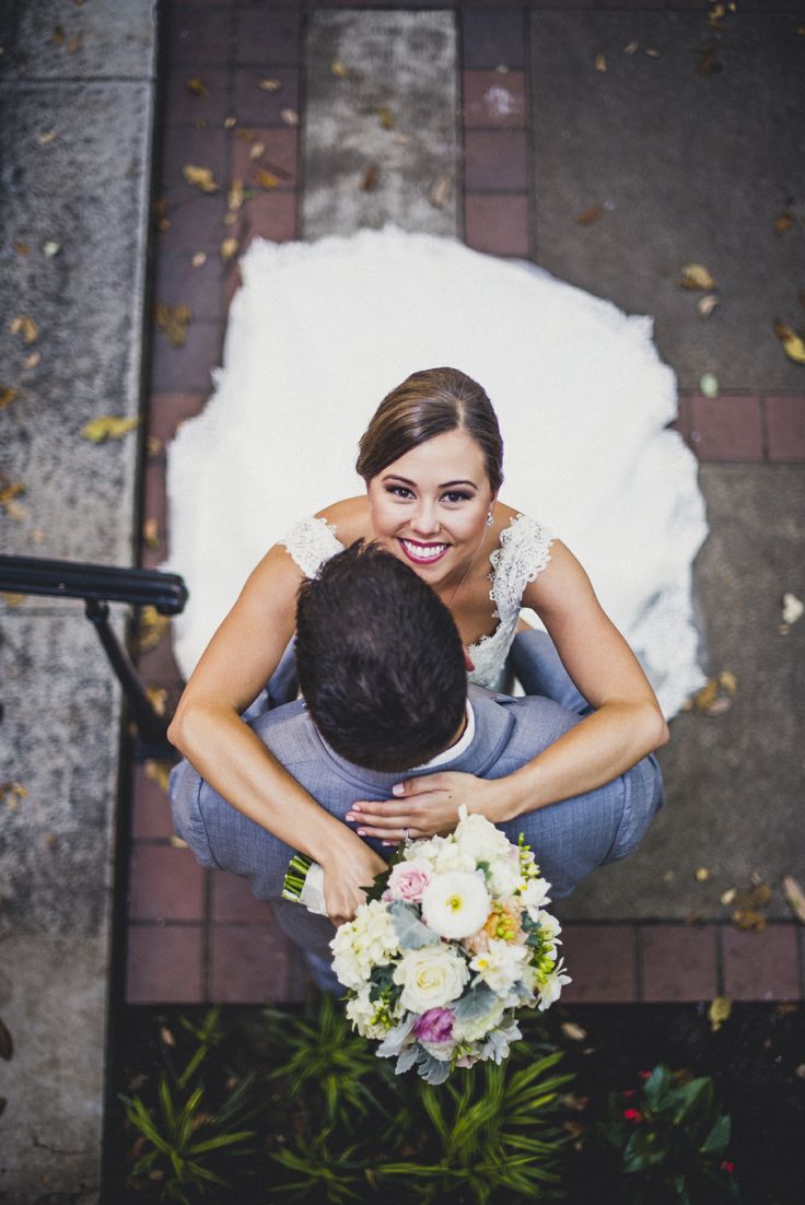 Drone wedding photography_Couple spinning top shot