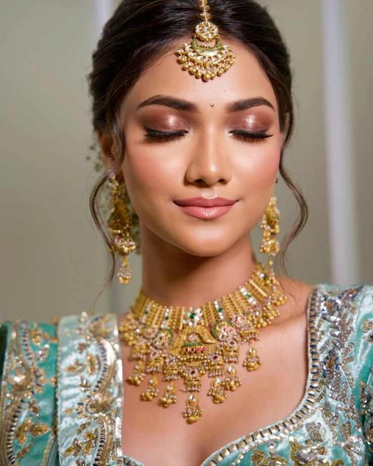 Golden Shimmery Makeup for South Indian Wedding