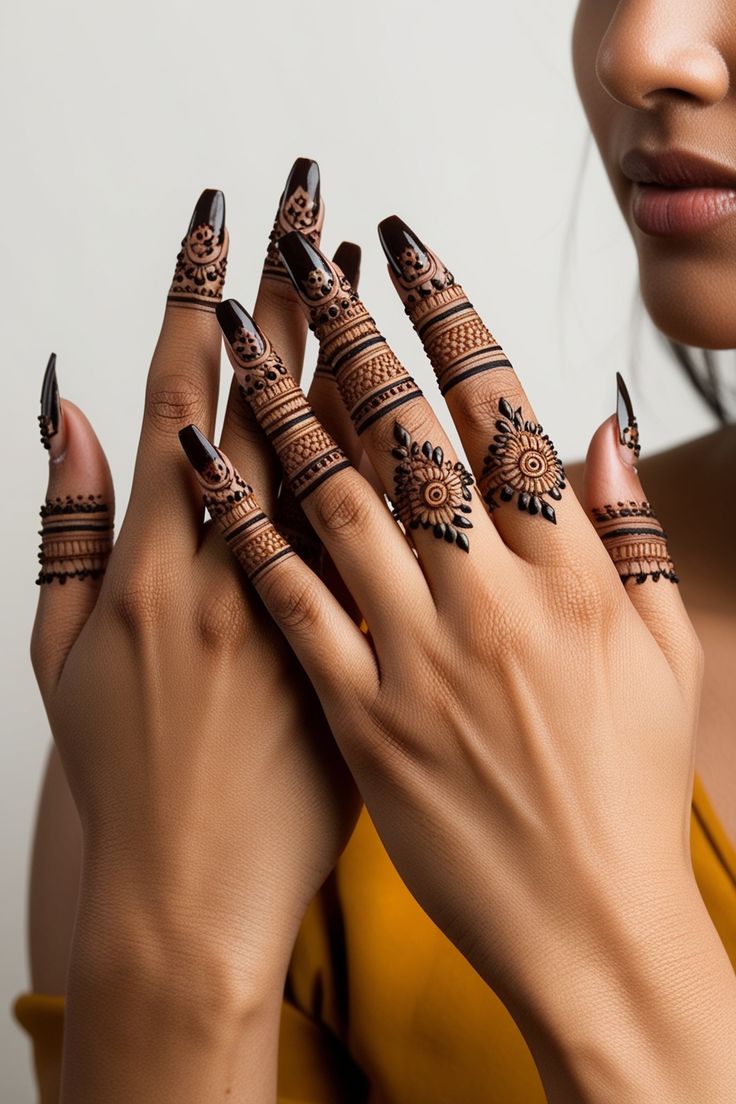 Finger-Tip Detailing mehndi