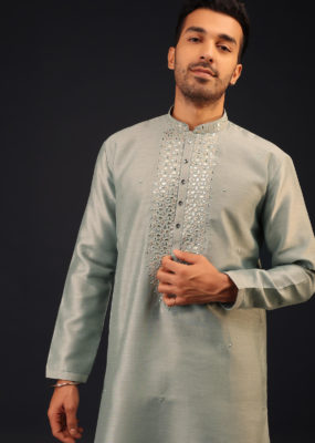 Kurta with Embroidered Collar