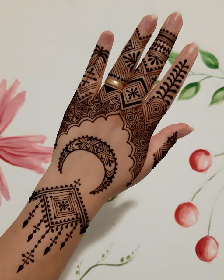 Half-Moon Motif mehndi