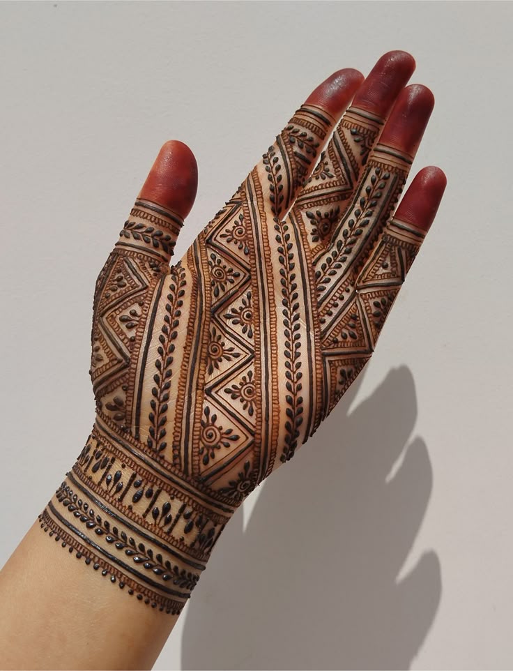 Intricate Dots and Lines mehndi
