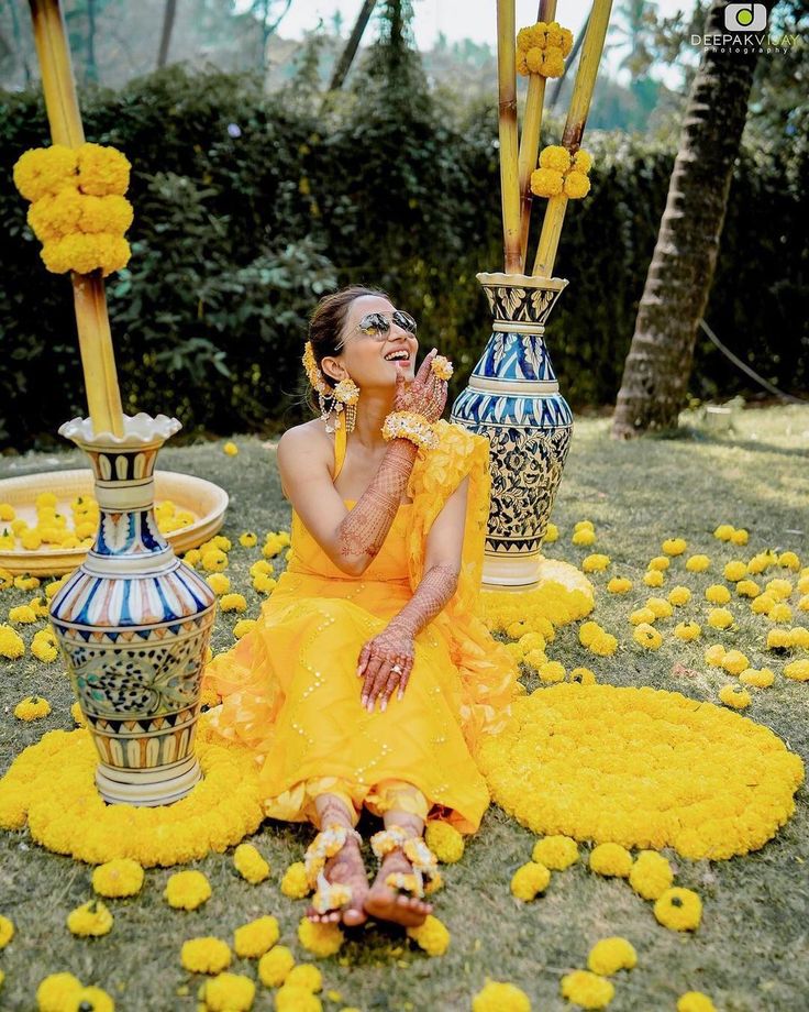 Prop Haldi Pose