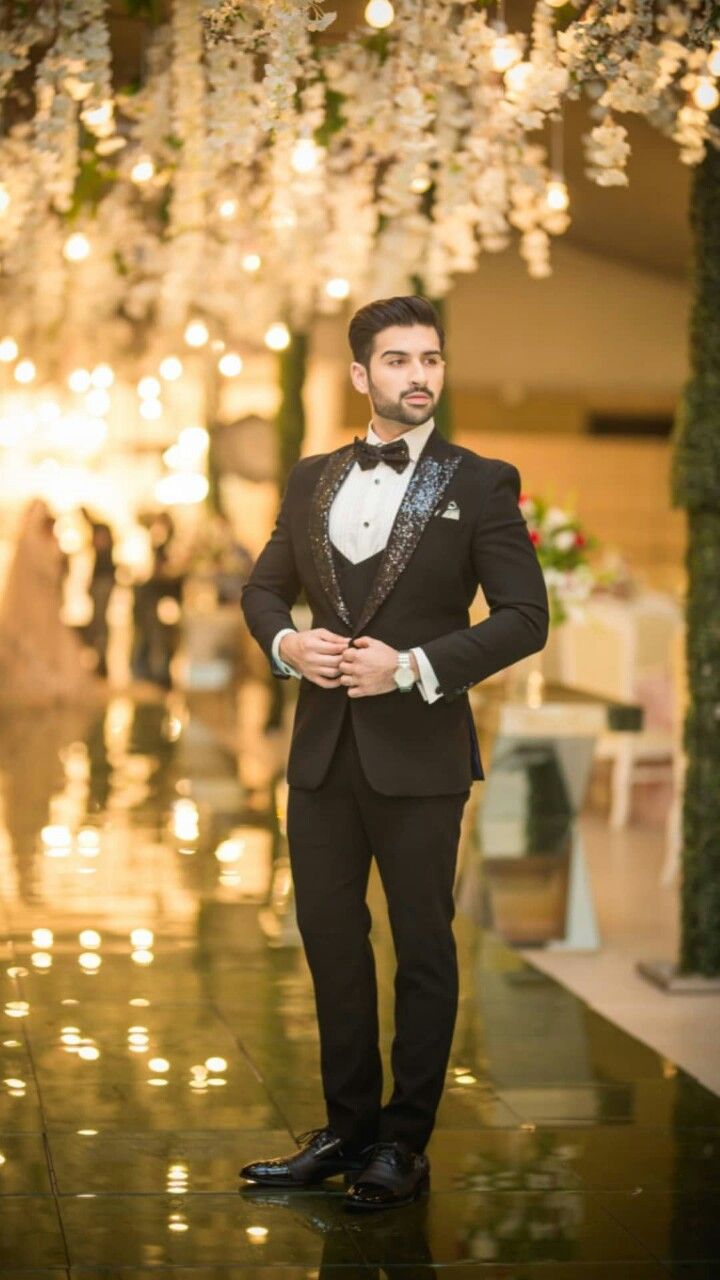 The ‘Suit Karda’ Pose - Bookeventz 