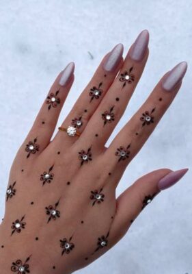 embellished mehendi for mehendi ceremony with bright colours