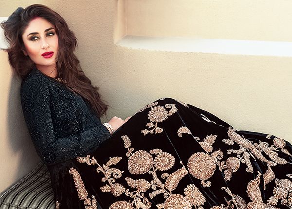 Black wedding lehenga_red lipstick with black lehenga
