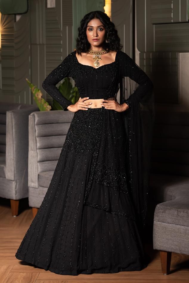 Black Wedding Lehenga_lehenga for apple body type
