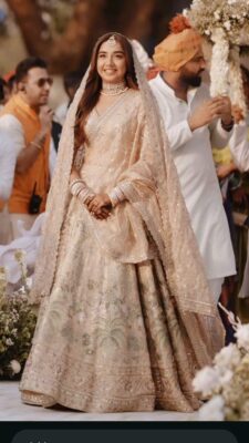 celebrity bridal look Prajakta Koli Anita Dongre  bridal lehenga 