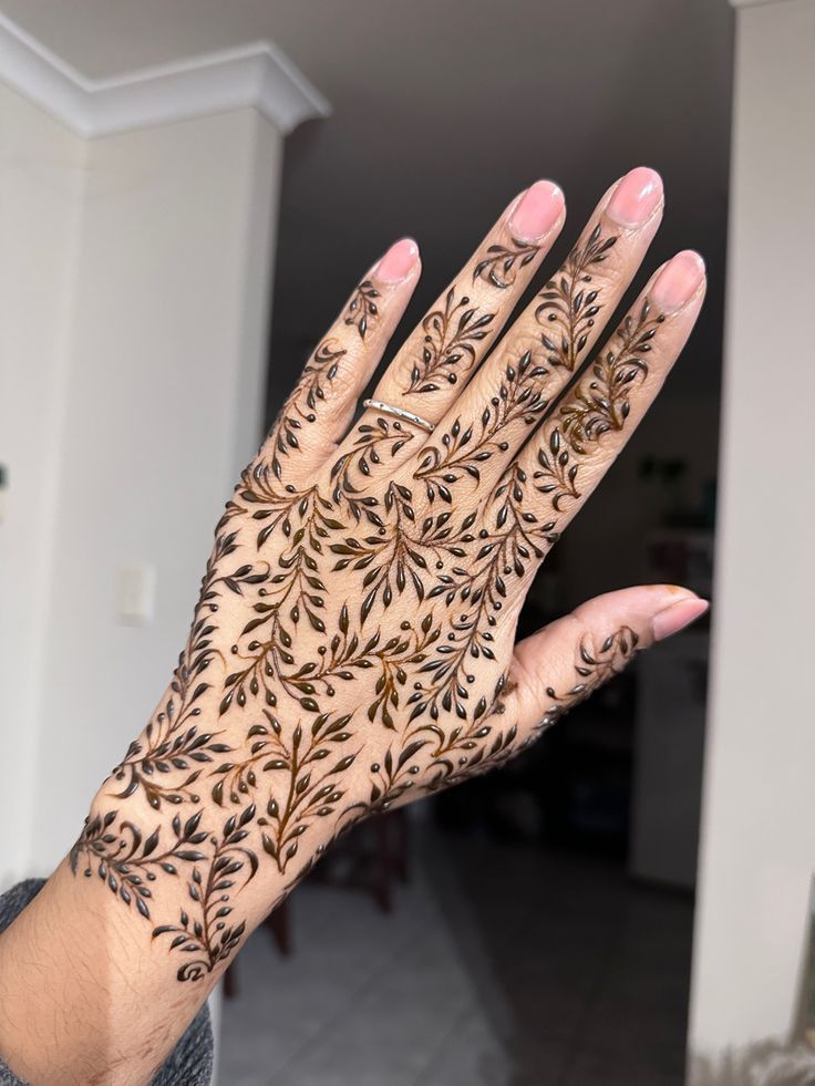 Floral Vine Mehendi 