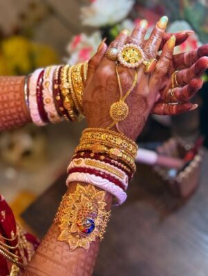 Indian Bridal Jewellery Loha bangle symbol of marriage in Bengal