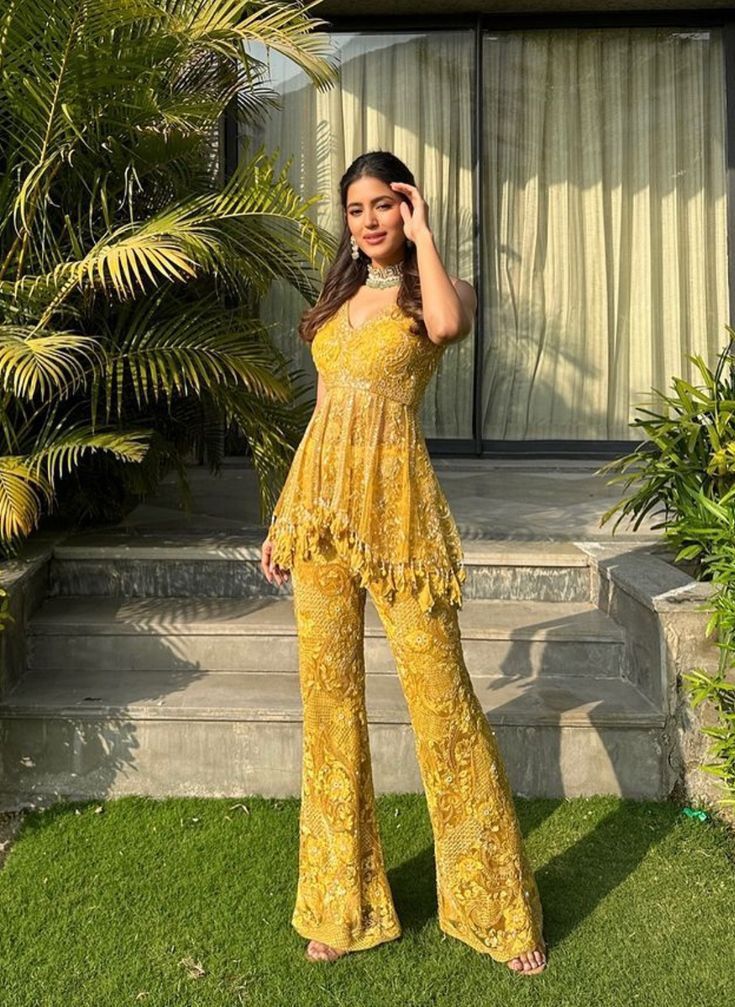 Monotone Haldi Outfits for Bridesmaids