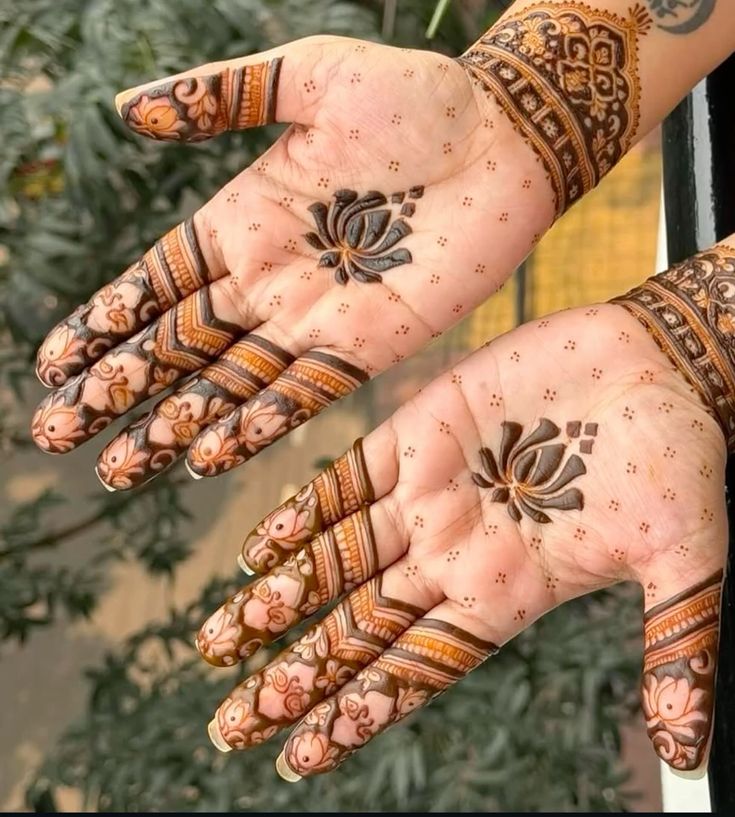  Lotus Blossom mehndi
