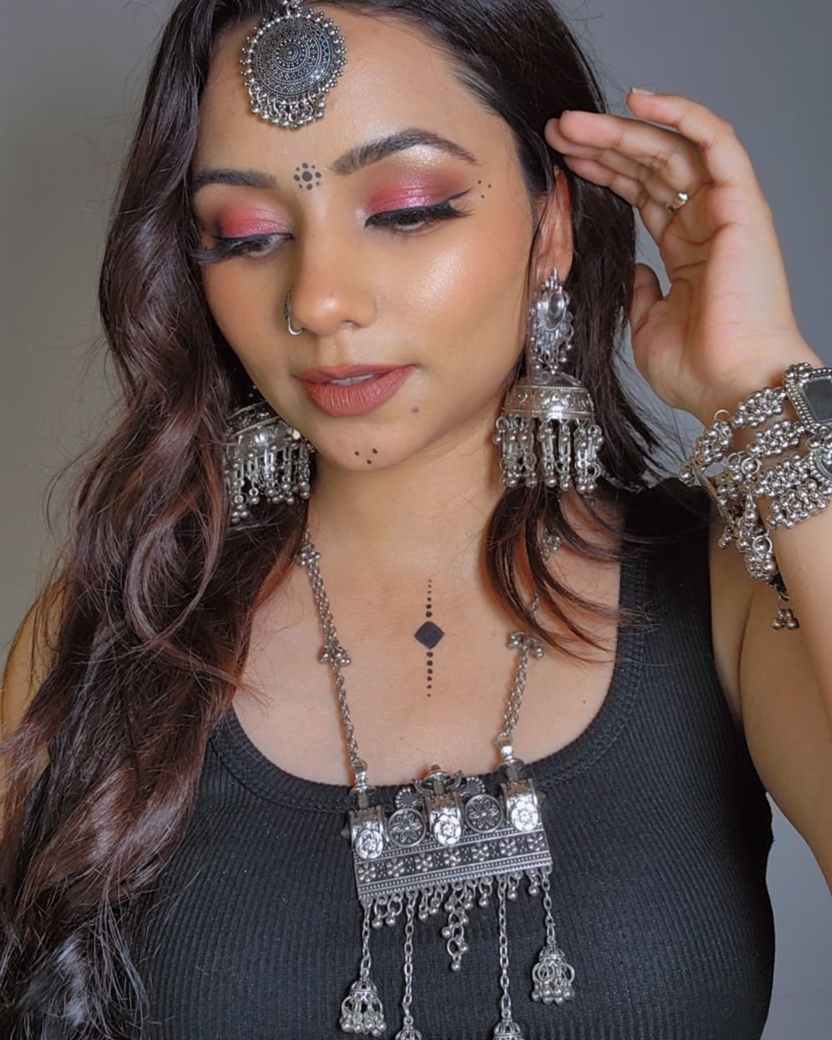 glittery navratri makeup