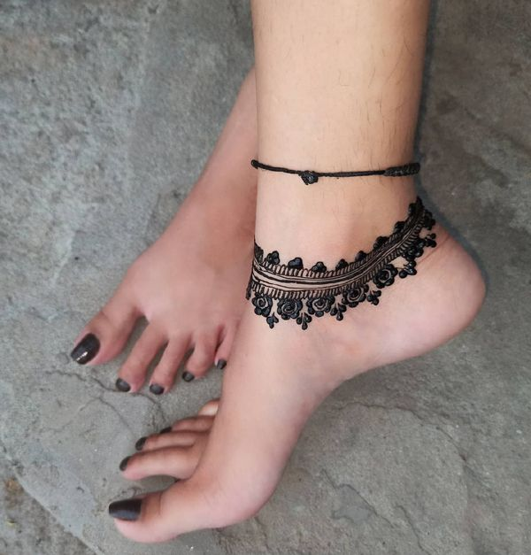 Round Bangle Design for Legs