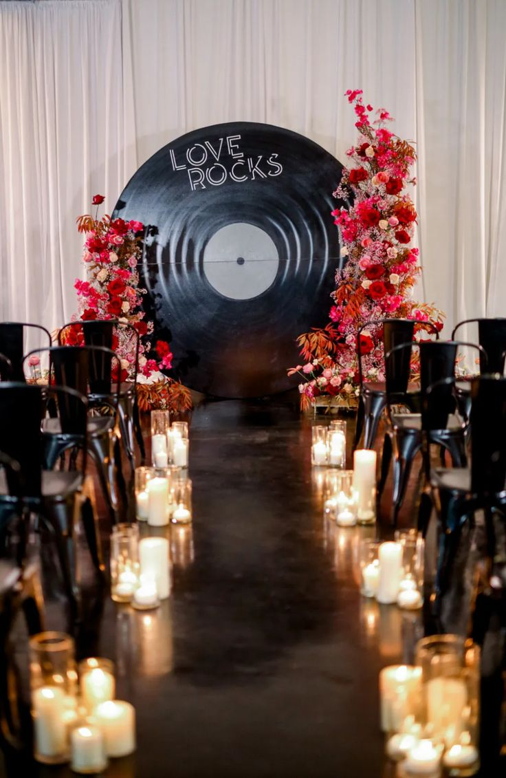 Retro Rock ‘n’ Roll style weddding theme