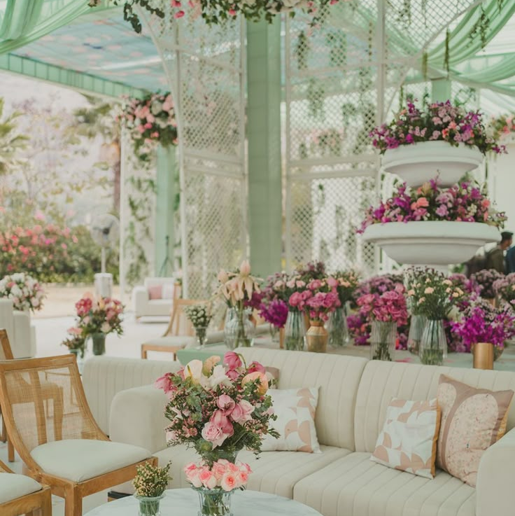 Peach & Mint wedding decor 