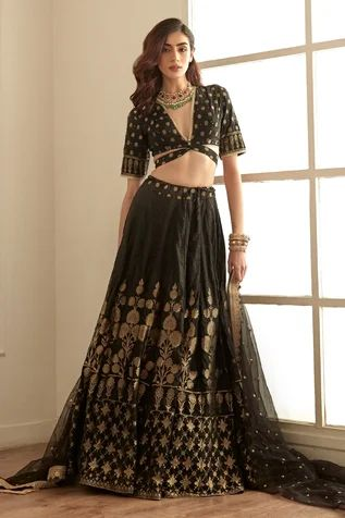Black Wedding Lehenga_lehenga types