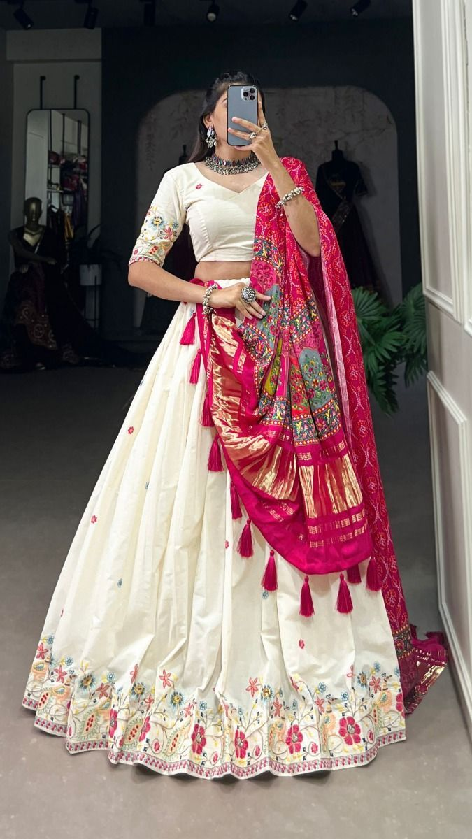 white navratri lehenga 