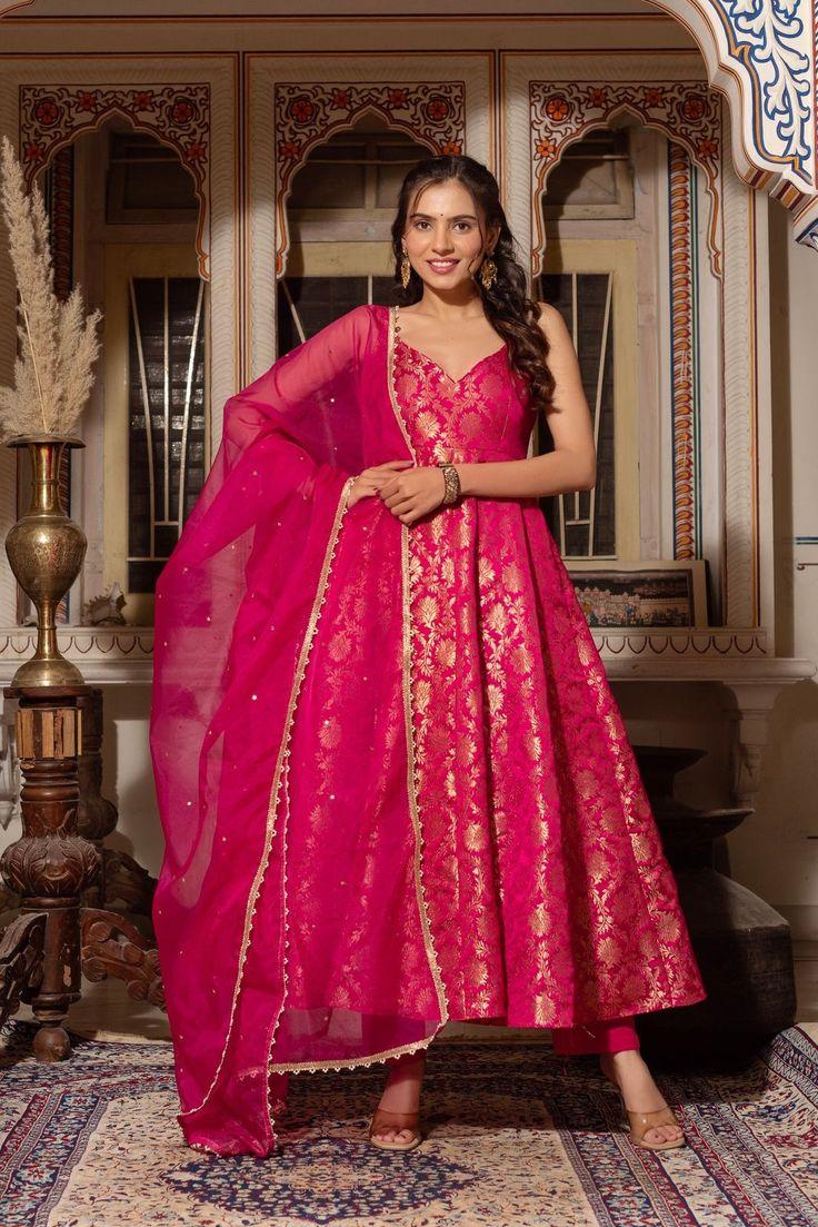 navratri pink outfit 