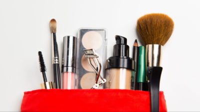 makeup-bag-essentials-