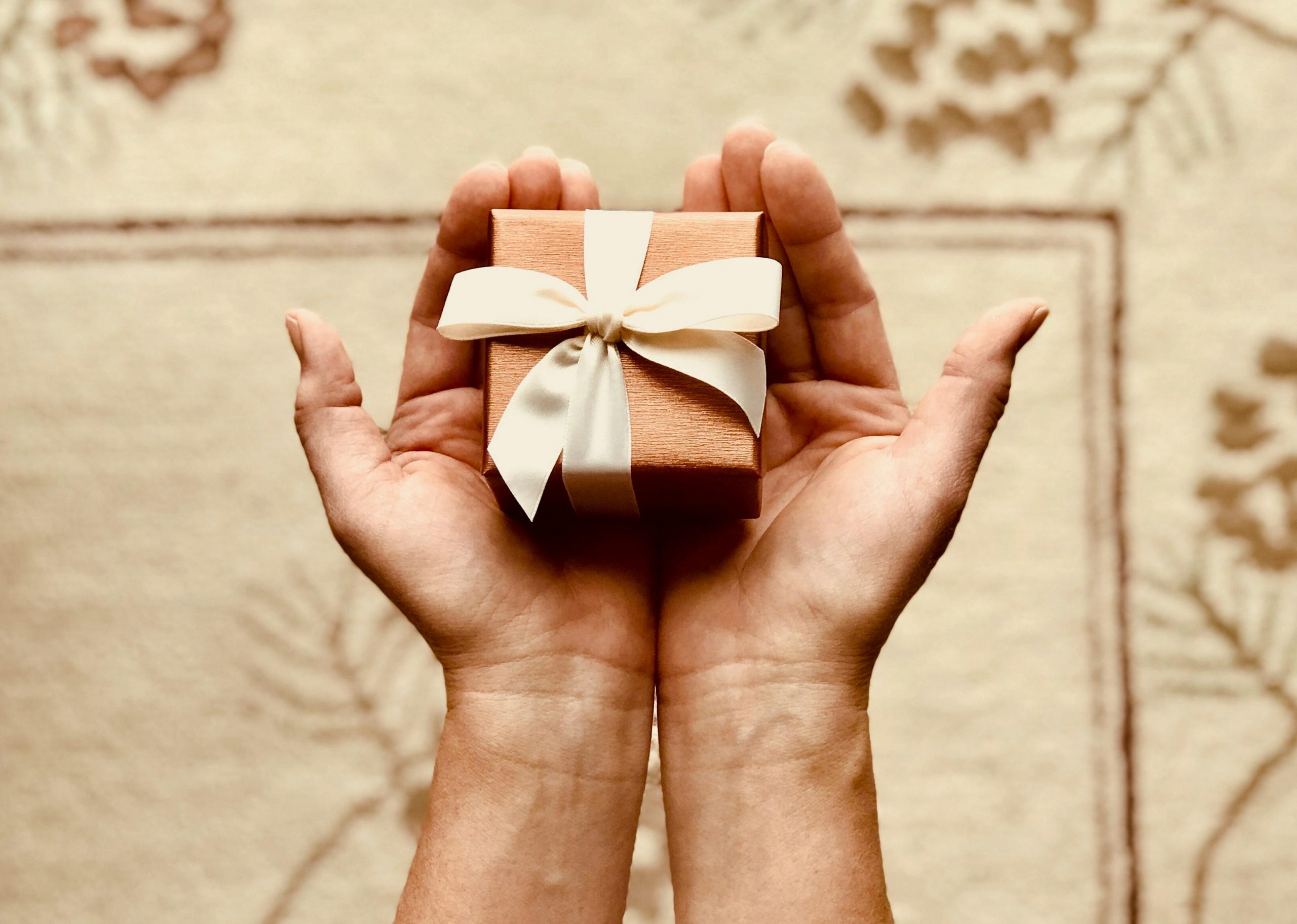 cashless gifting rules